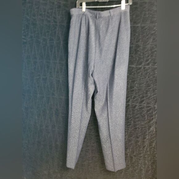 Designs by Conrad: Size 10: 2 Piece Pants Suit, 2 pockets on the Jacket - Picture 3 of 6